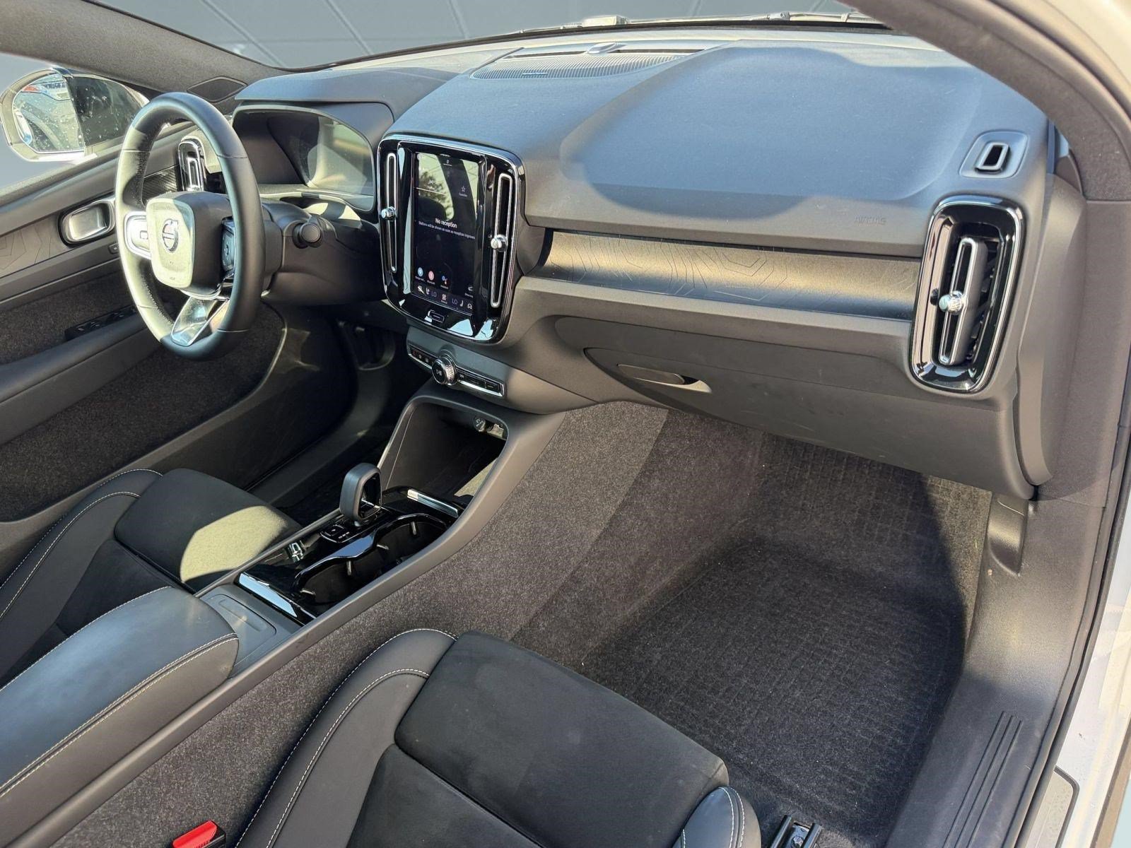 Used 2023 Volvo C40 P8 Recharge Ultimate w/ Protection Package Premier AWD/4WD image 31