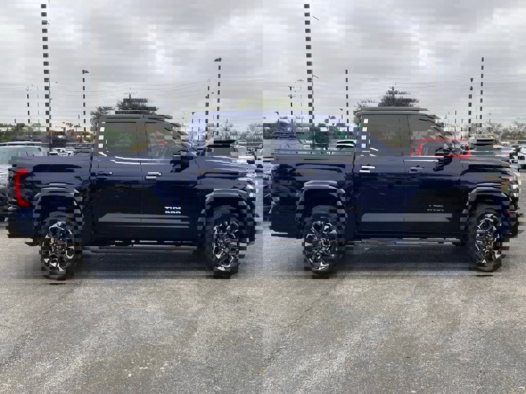 Used 2025 Toyota Tundra Limited image 4