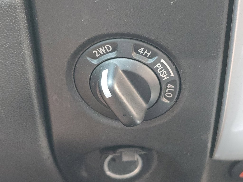 Used 2015 Nissan Titan PRO-4X w/ Pro-4x Luxury Package image 9