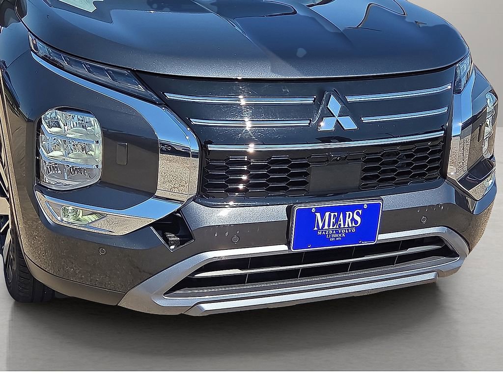 Used 2025 Mitsubishi Outlander SE image 9