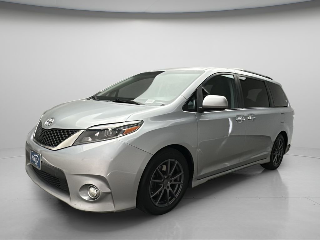 Used 2015 Toyota Sienna SE FWD image 8