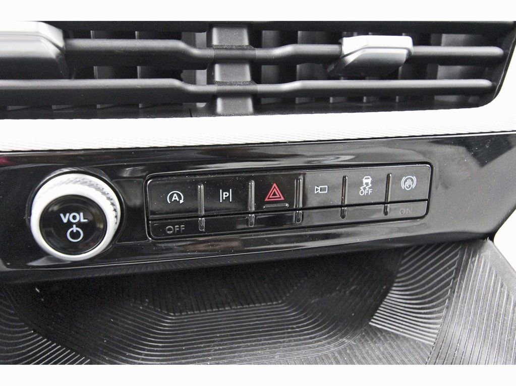 Used 2025 Ford Explorer Active w/ Active Comfort Package AWD/4WD image 28