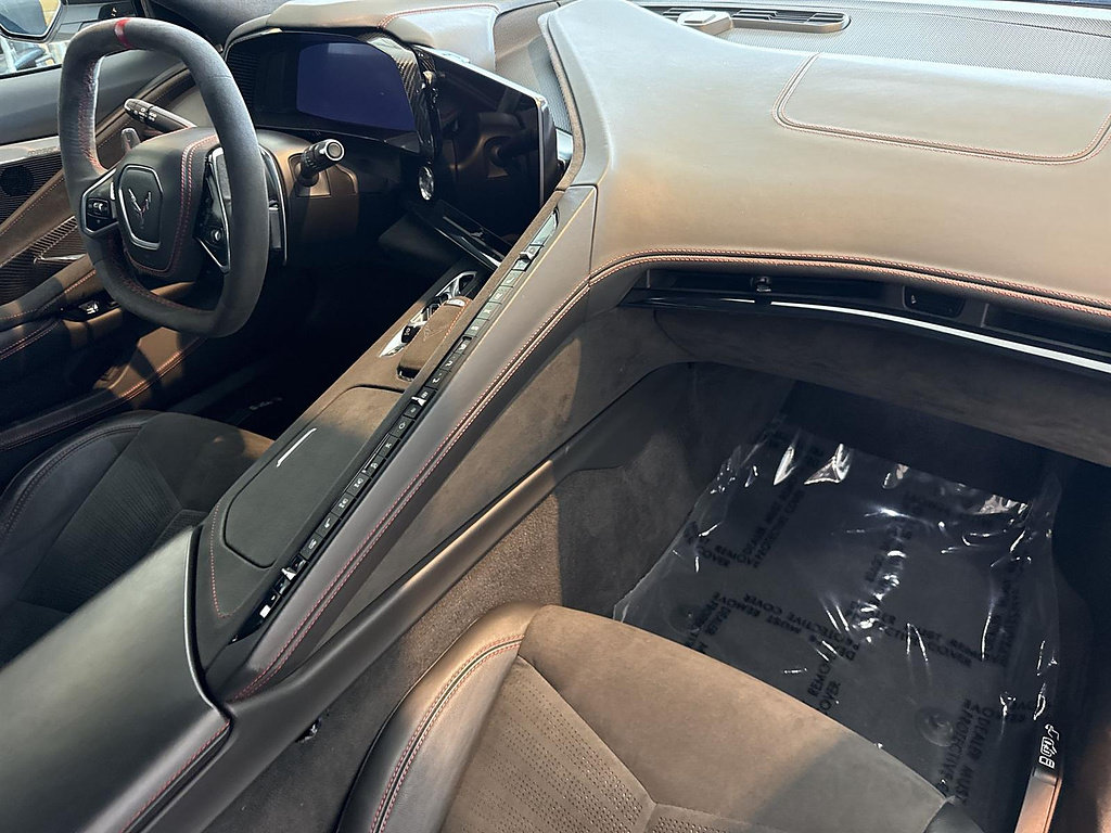 Used 2023 Chevrolet Corvette Stingray Premium Cpe w/ Z51 Performance Package RWD image 24