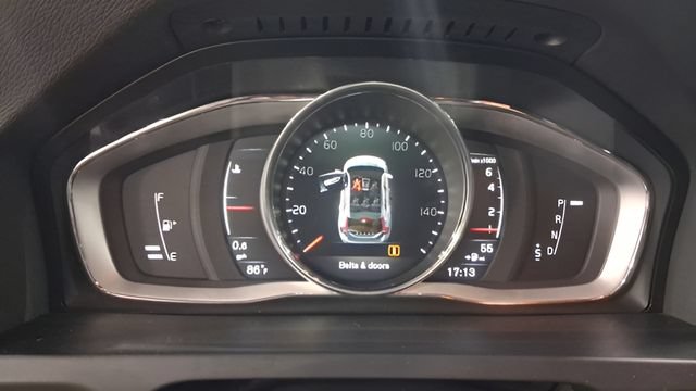 Used 2018 Volvo V60 T5 Dynamic w/ Vision Package FWD image 30
