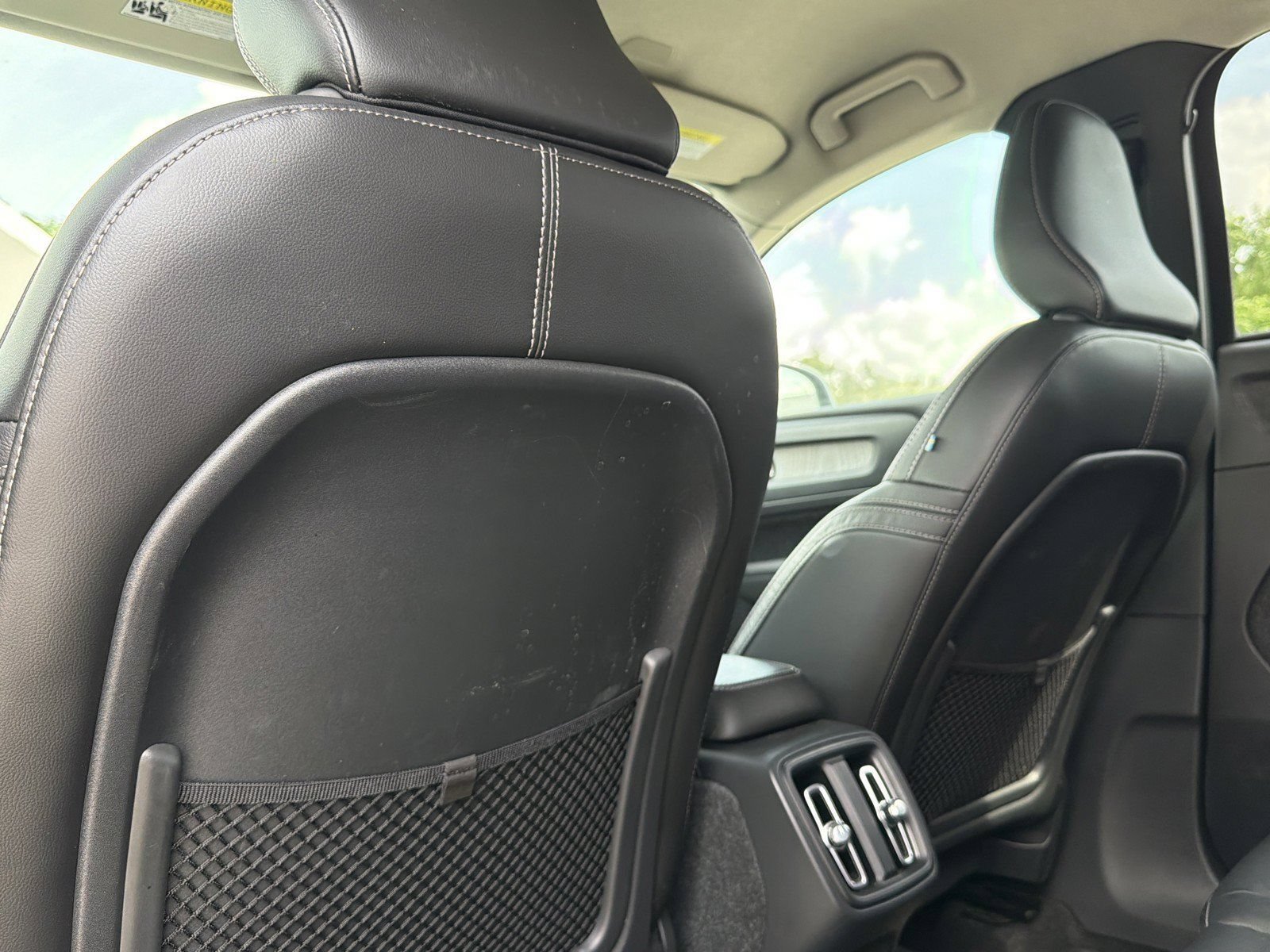 Used 2023 Volvo XC40 B4 Core w/ Convenience Package FWD image 18