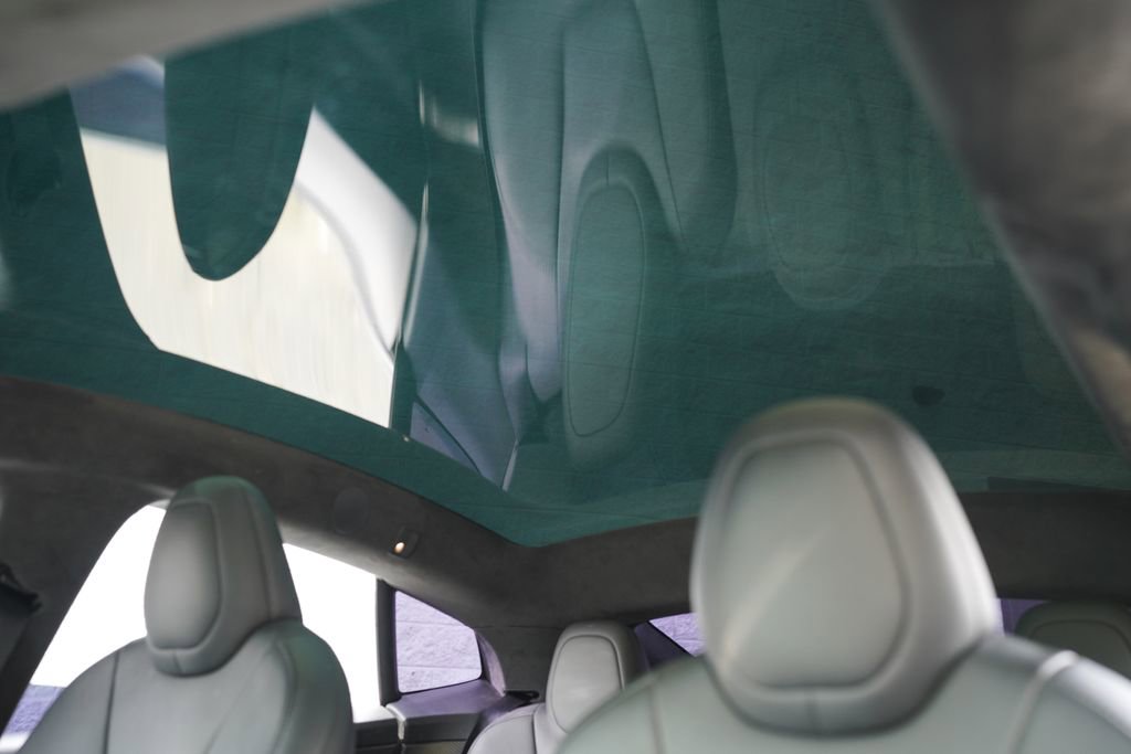 Used 2022 Tesla Model S Plaid image 33