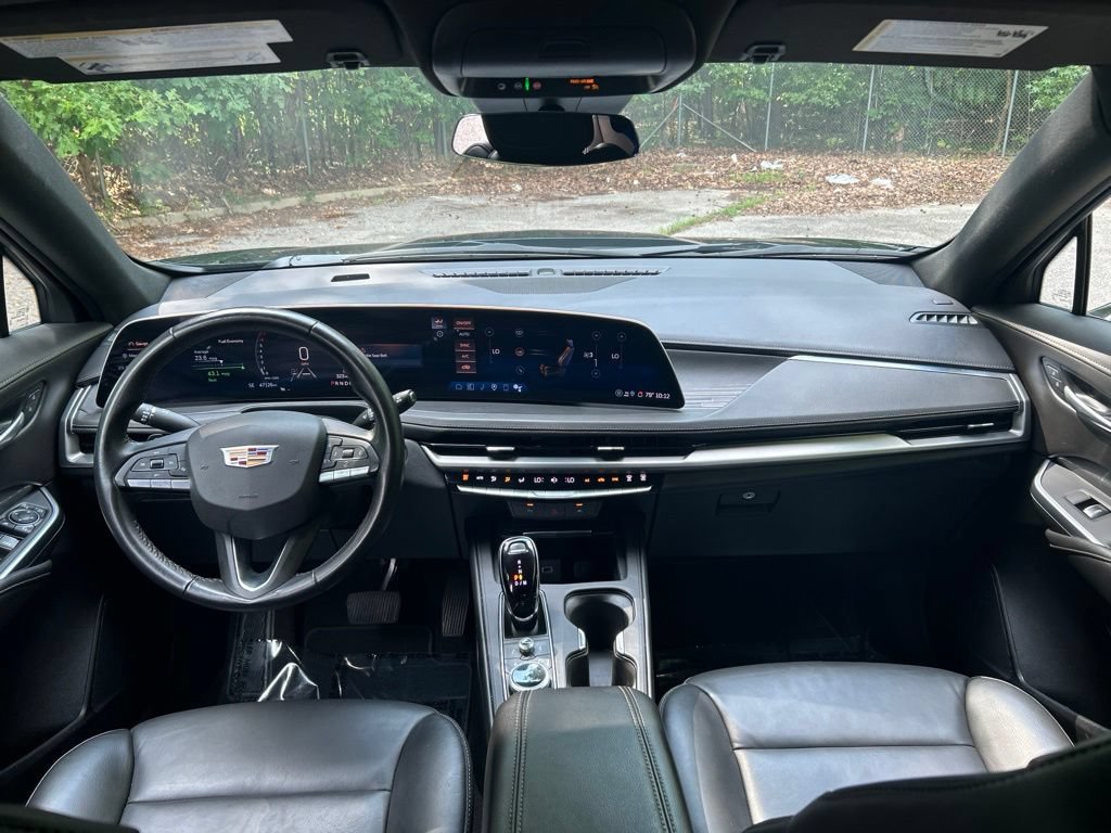 Used 2025 Cadillac XT4 Premium Luxury FWD image 29