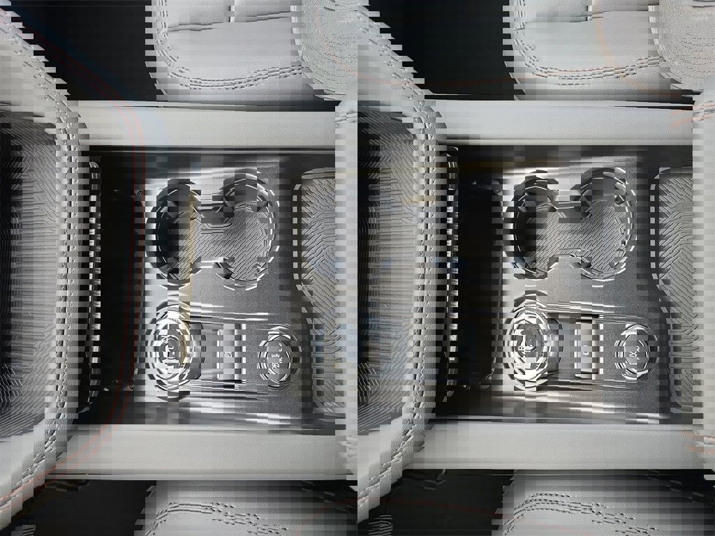 New 2025 Ford Explorer Active w/ Active Comfort Package image 26