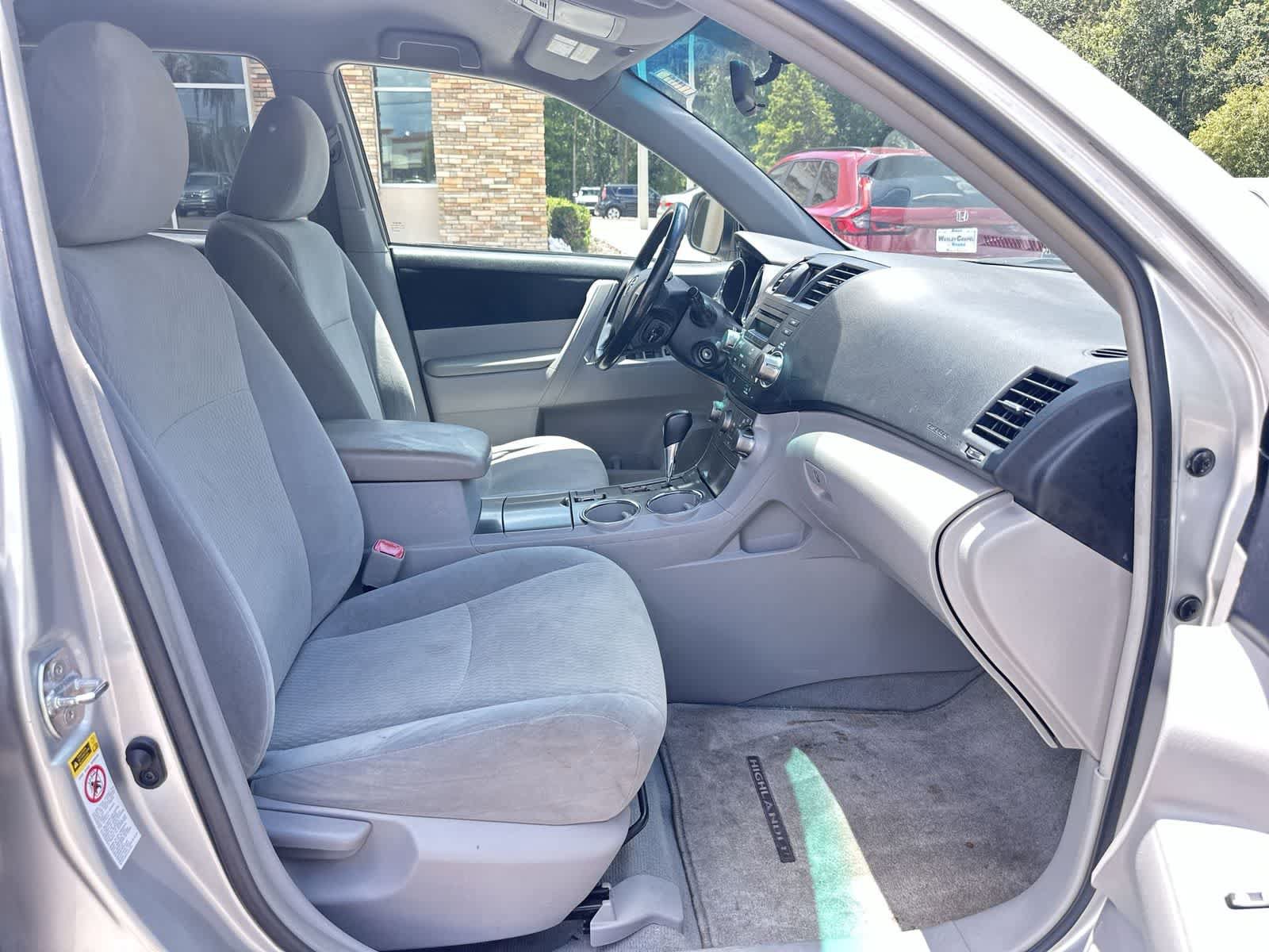 Used 2010 Toyota Highlander 2WD w/ Convenience Pkg image 17