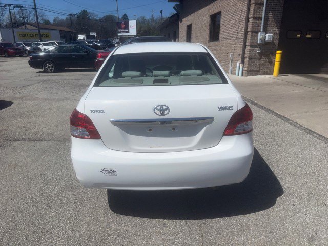 Used 2010 Toyota Yaris Sedan image 4