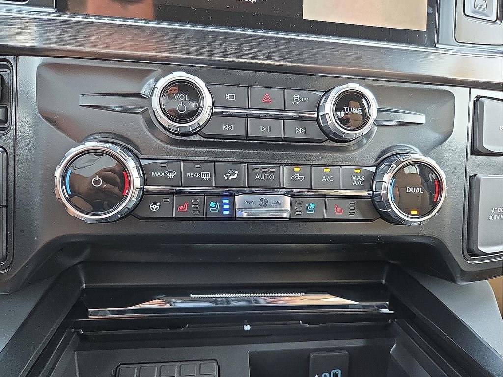 New 2025 Ford F350 Lariat image 14