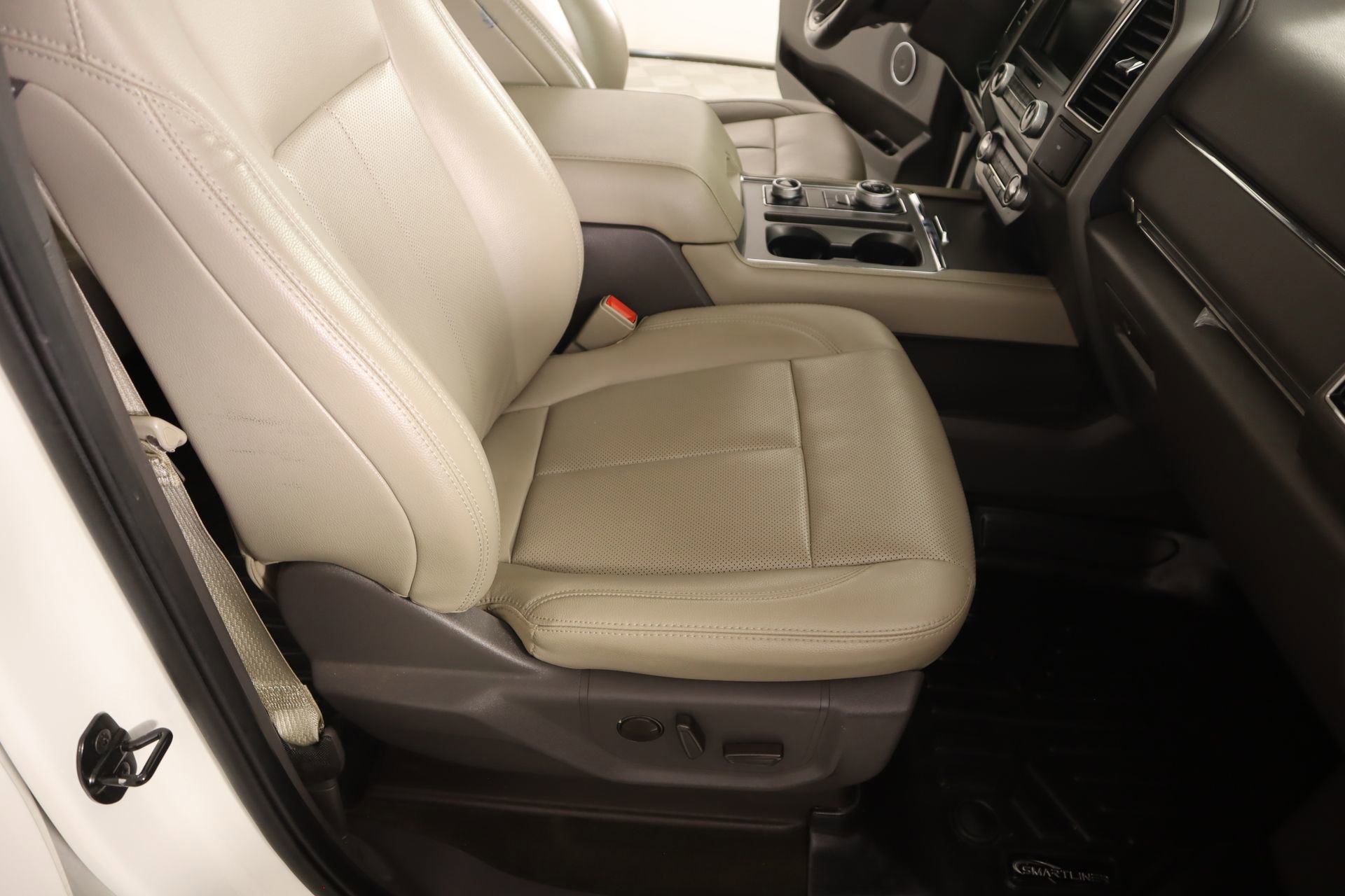 Used 2021 Ford Expedition Max XLT image 15