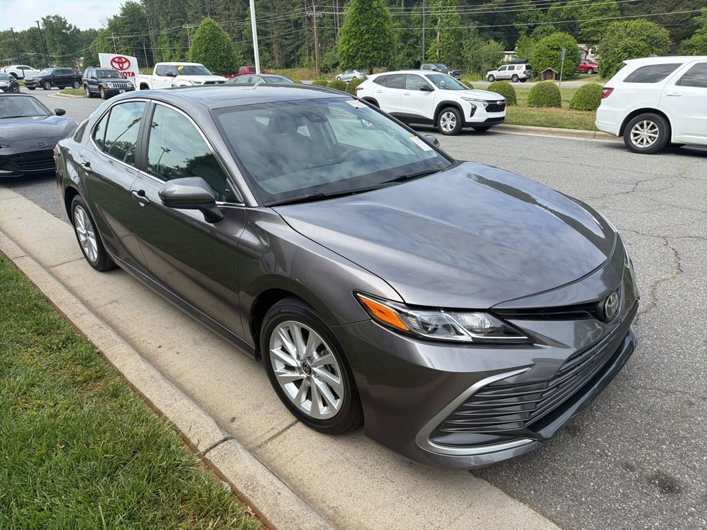 Used 2024 Toyota Camry LE FWD image 4