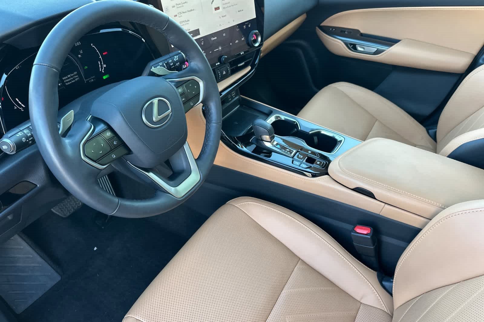 Used 2025 Lexus NX 300h 350h Luxury image 11