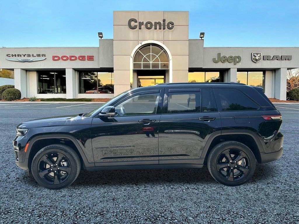Used 2023 Jeep Grand Cherokee Limited w/ Luxury Tech Group II RWD image 6