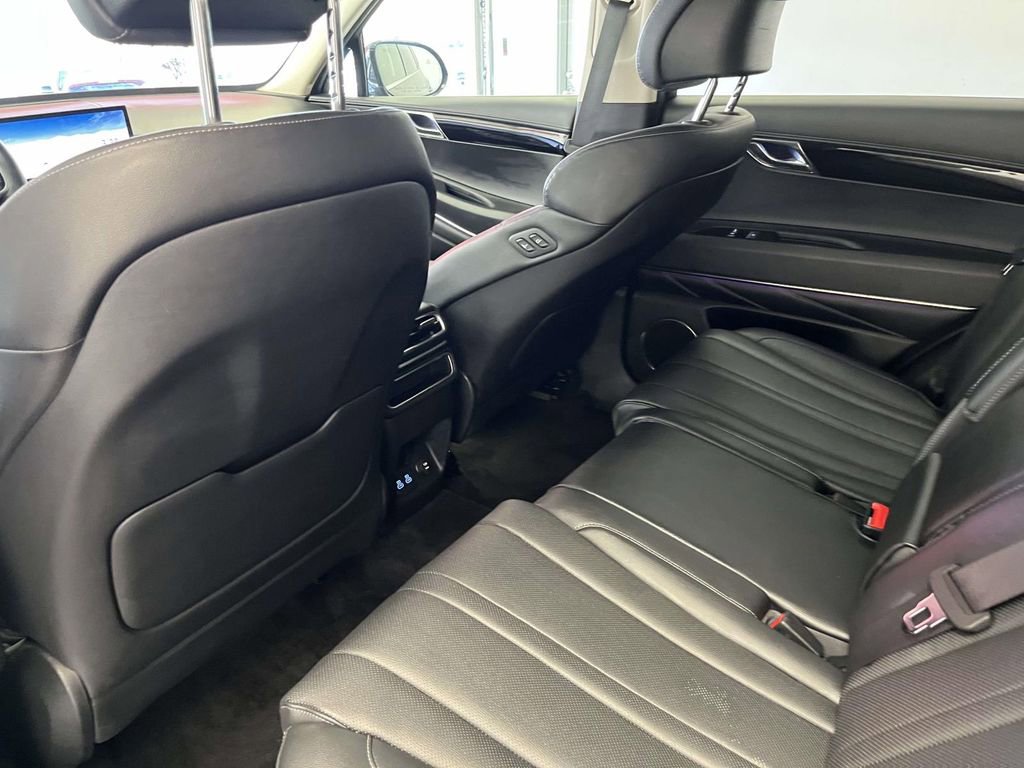 Used 2025 Genesis GV80 2.5T Standard image 14