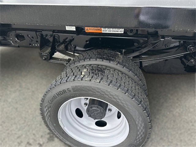 New 2025 Ford F550 4x4 Regular Cab Super Duty image 11