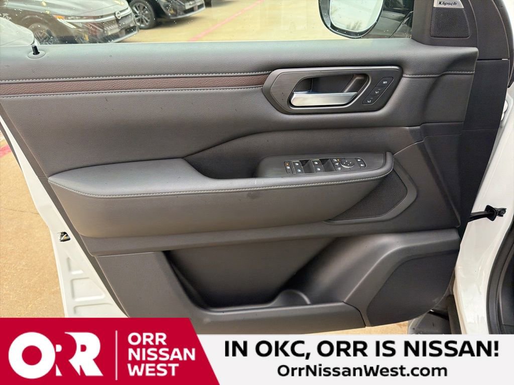 Used 2026 Nissan Armada SL w/ Captain's Chari Seat Package image 12