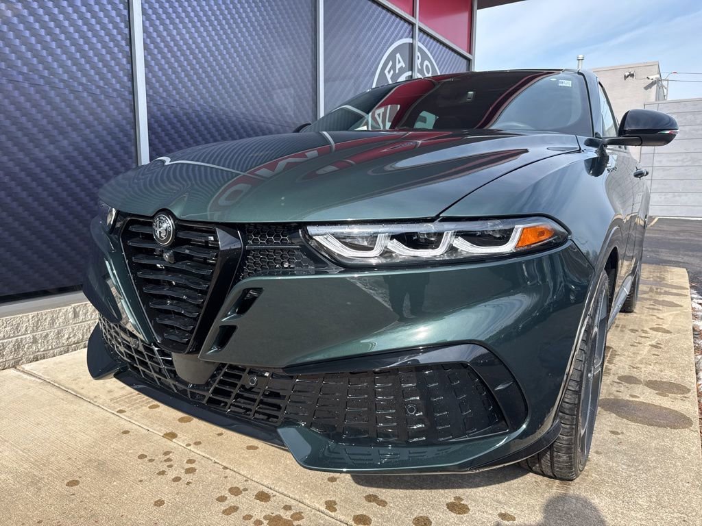 New 2026 Alfa Romeo Tonale w/ Active Assist Package AWD/4WD image 10