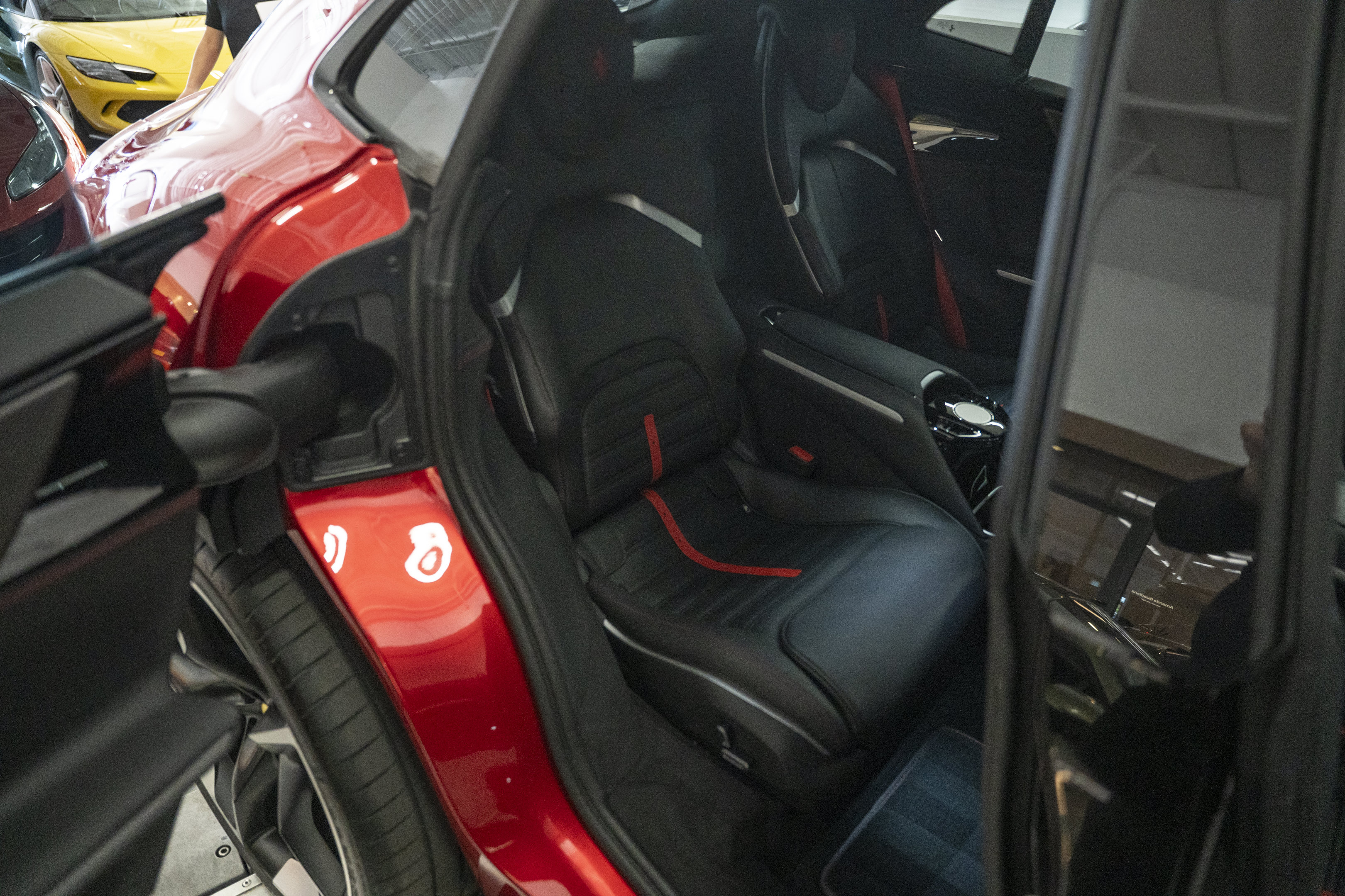 Used 2026 Ferrari Purosangue AWD/4WD image 37