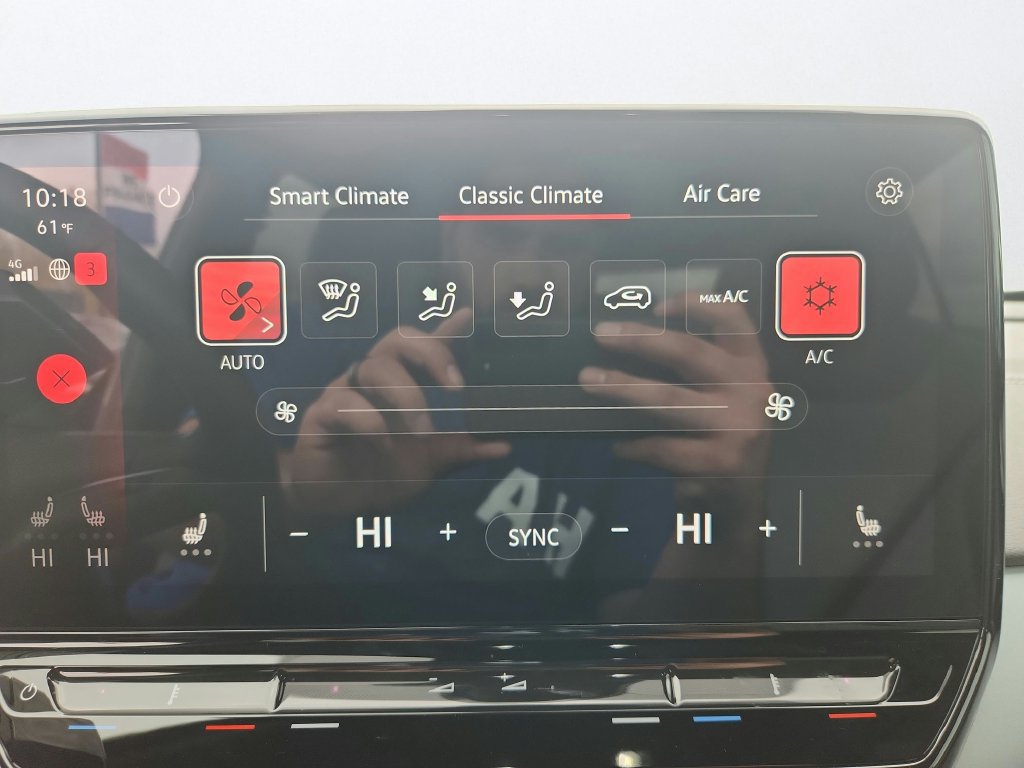 Used 2023 Volkswagen ID.4 Pro AWD/4WD image 18