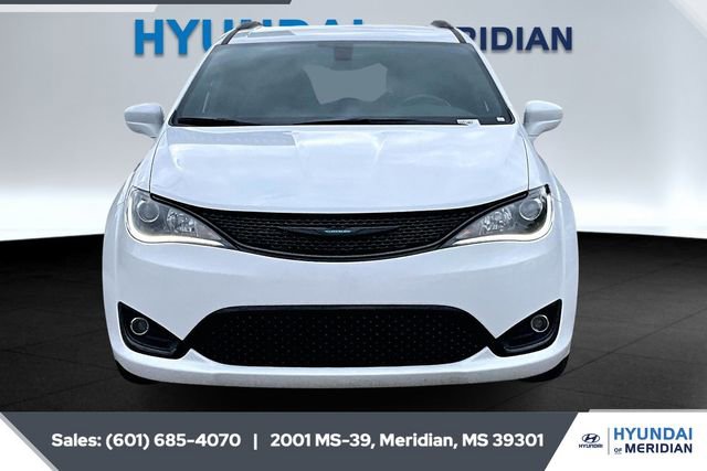 Used 2020 Chrysler Pacifica Touring-L w/ S Appearance Package image 3