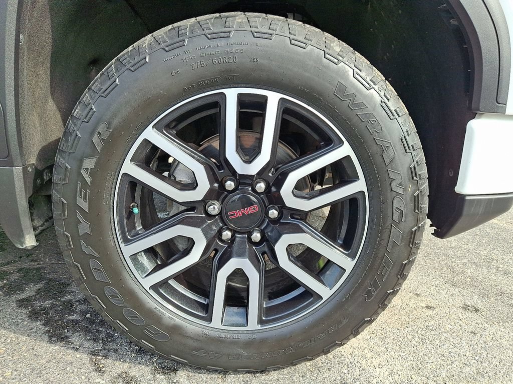 Used 2024 GMC Sierra 1500 AT4 w/ Technology Package AWD/4WD image 8