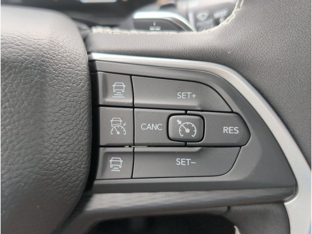 New 2025 Jeep Grand Cherokee Altitude image 23