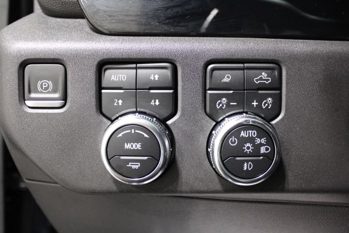 Used 2023 GMC Sierra 1500 SLT w/ SLT Premium Package AWD/4WD image 42