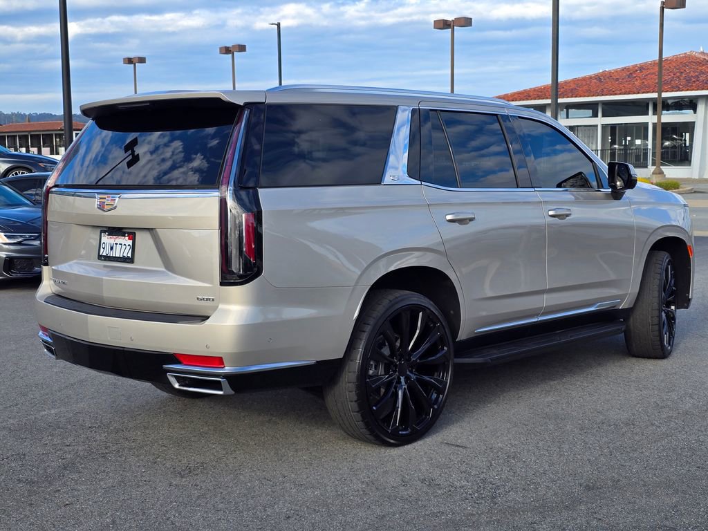 Used 2023 Cadillac Escalade Premium Luxury image 4