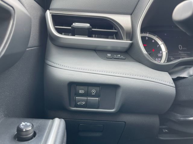 Used 2024 Toyota Highlander XLE image 19