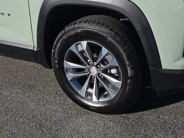 Used 2026 Chevrolet Equinox LT AWD/4WD image 9