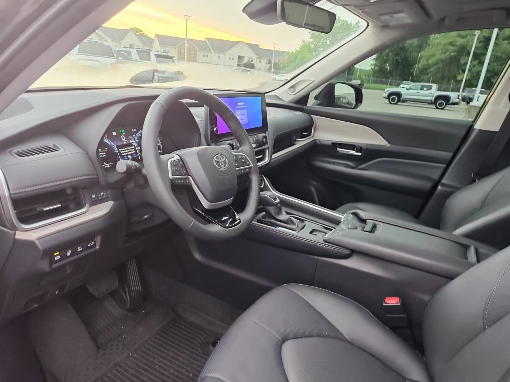 Used 2026 Toyota Grand Highlander AWD Hybrid image 11