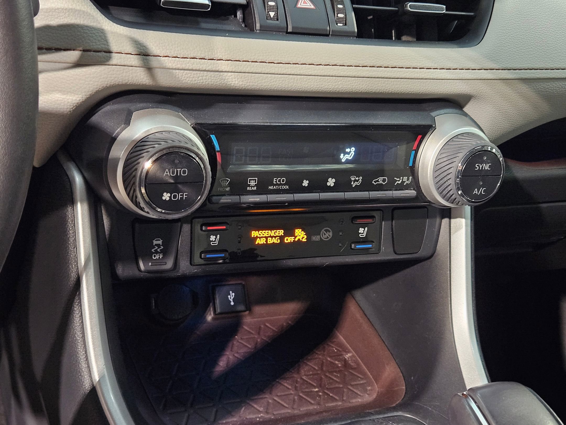 Used 2020 Toyota RAV4 Limited image 33