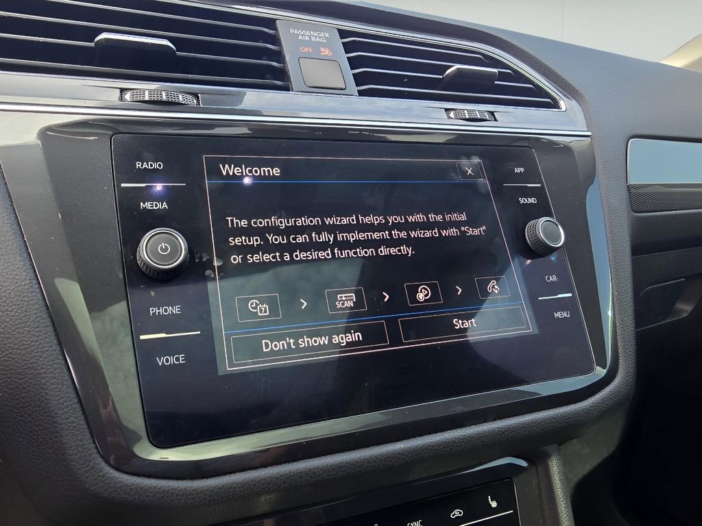 Used 2022 Volkswagen Tiguan SE w/ Panoramic Sunroof Package image 15