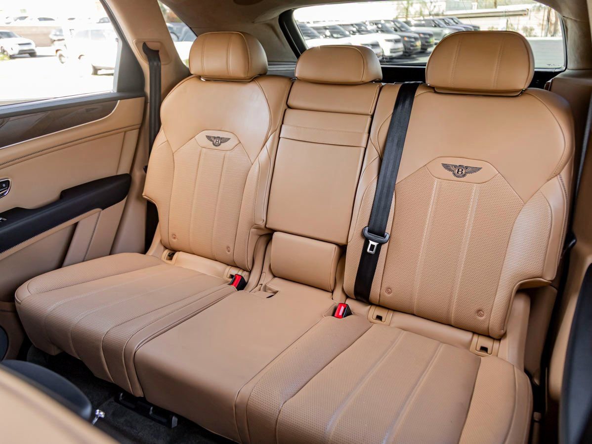 Used 2023 Bentley Bentayga image 24
