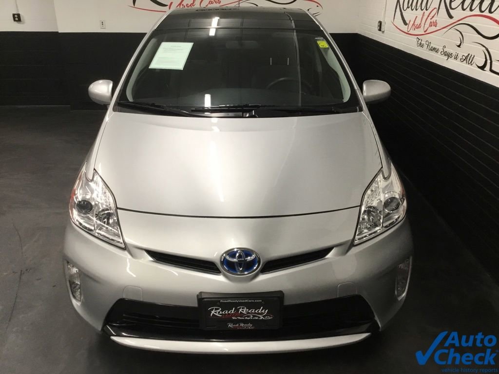 Used 2015 Toyota Prius Three w/ Solar Roof Package image 4