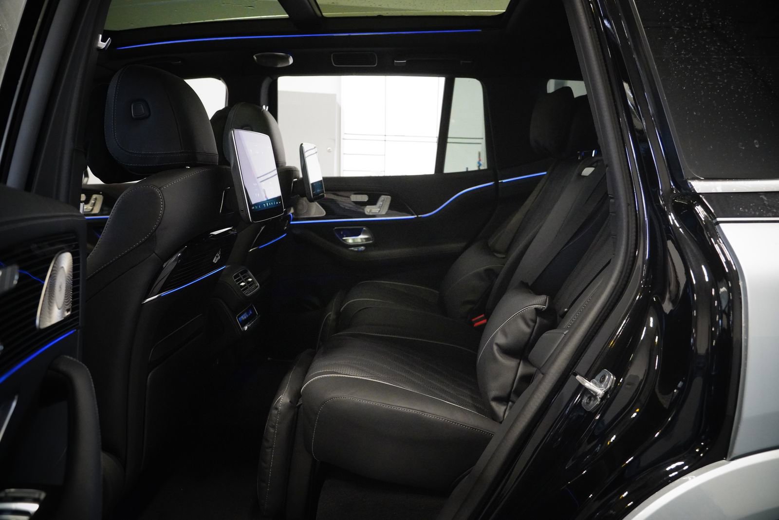 New 2026 Mercedes-Benz Maybach GLS 600 4MATIC image 16