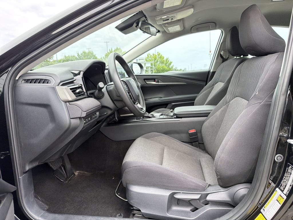 Used 2025 Toyota Camry LE FWD image 11