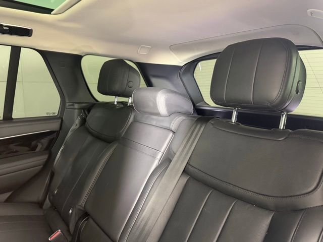 Used 2024 Land Rover Range Rover SE image 24