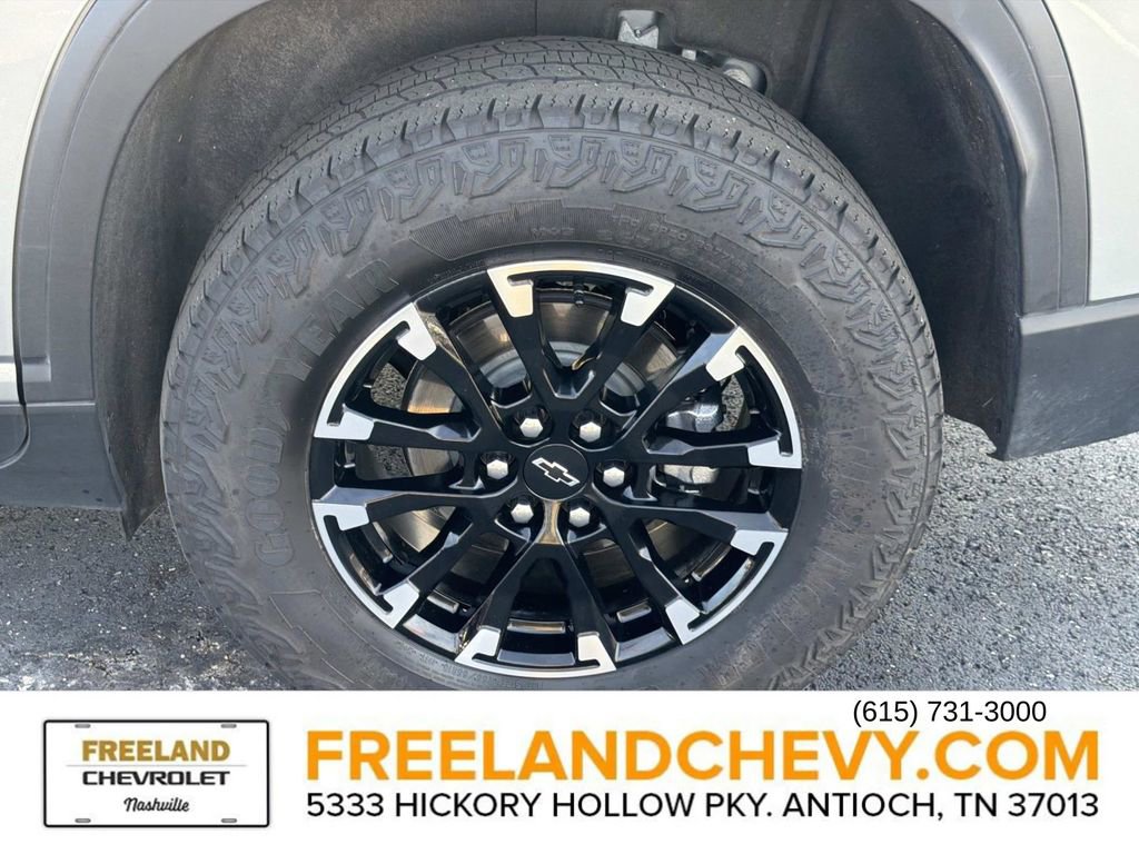 Used 2025 Chevrolet Traverse Z71 w/ Driver Confidence Package image 11