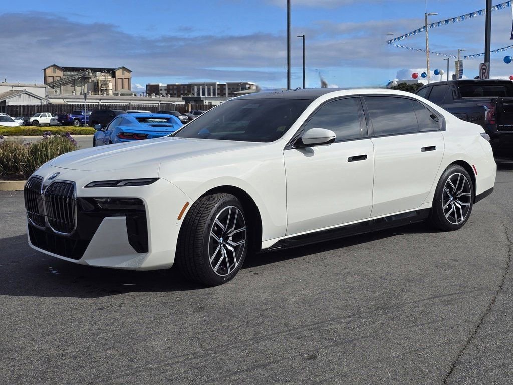 Used 2024 BMW i7 xDrive60 image 3