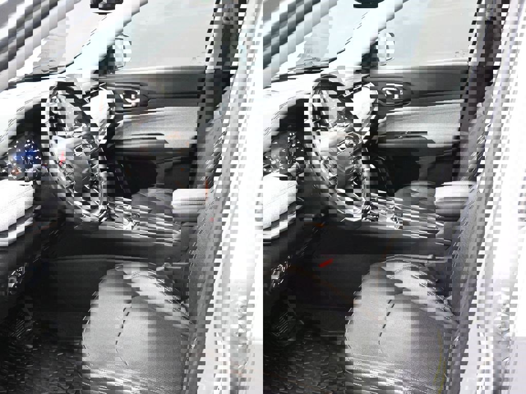 Used 2022 Jeep Compass Latitude image 13