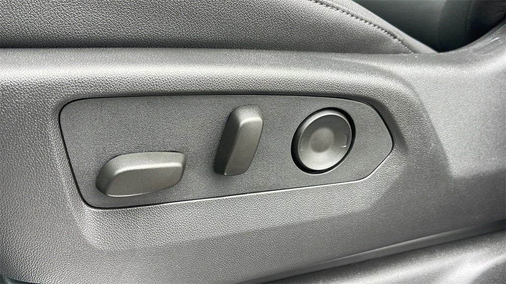 New 2026 GMC Sierra 1500 SLT w/ SLT Premium Plus Package image 12