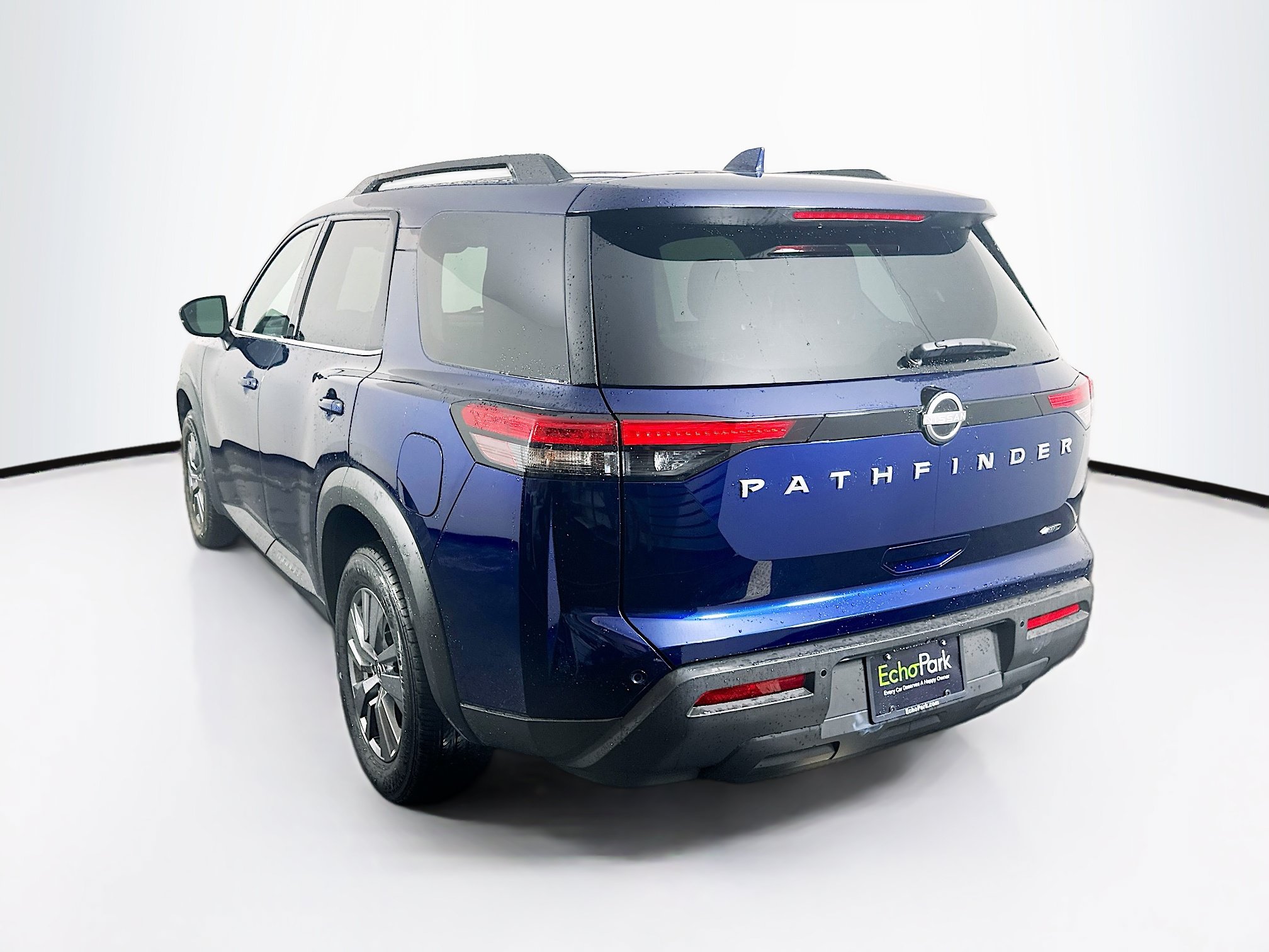 Used 2025 Nissan Pathfinder SV AWD/4WD image 5