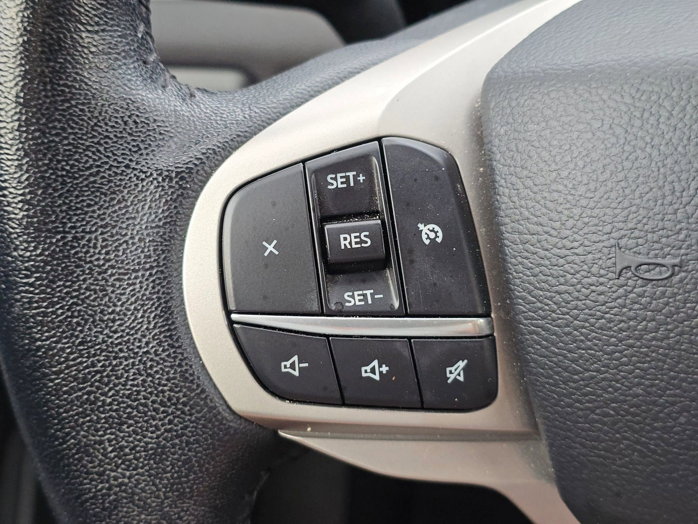 Used 2022 Ford Explorer XLT image 21