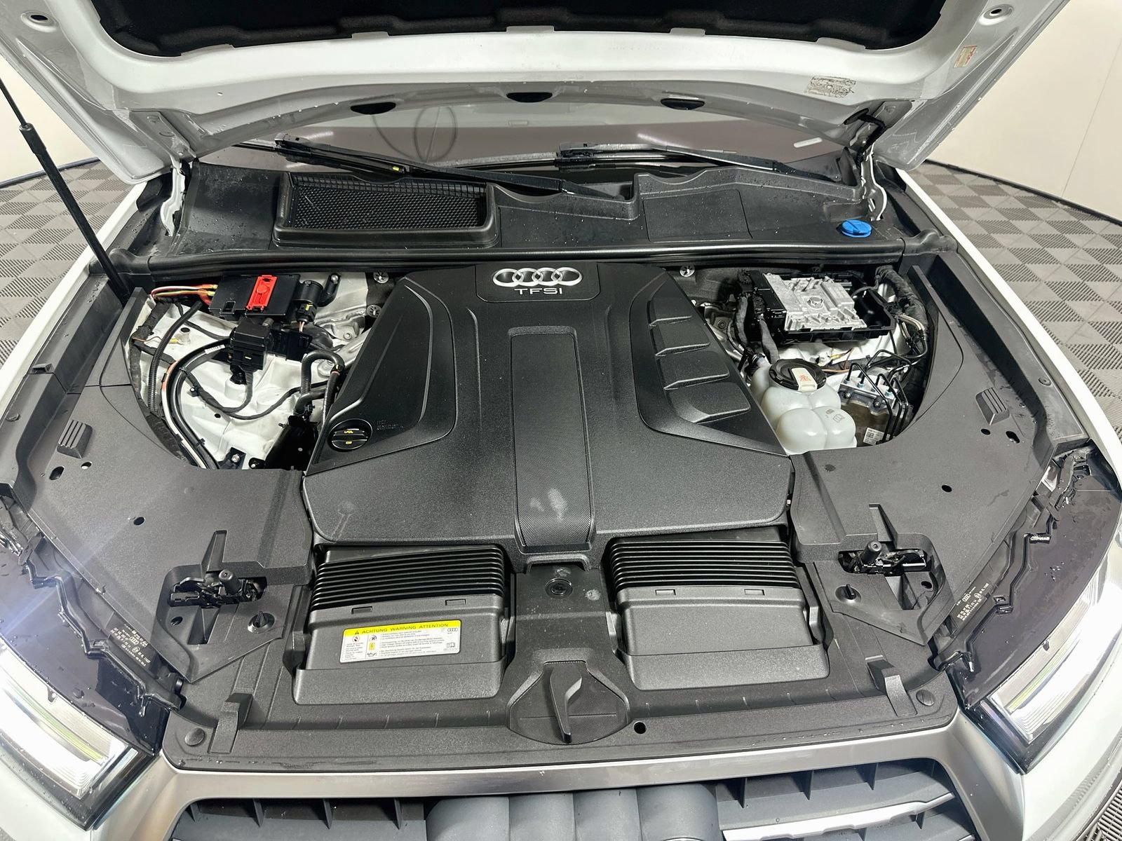 Used 2017 Audi Q7 2.0T Premium AWD/4WD image 32
