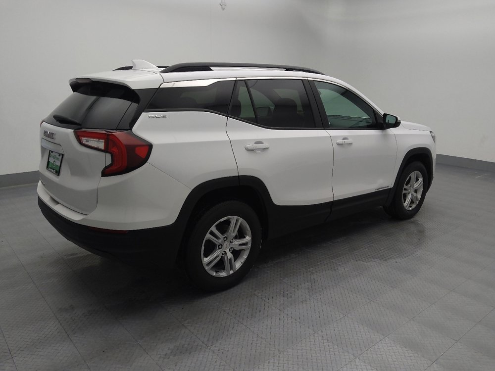 Used 2023 GMC Terrain SLE w/ Driver Convenience Package image 10