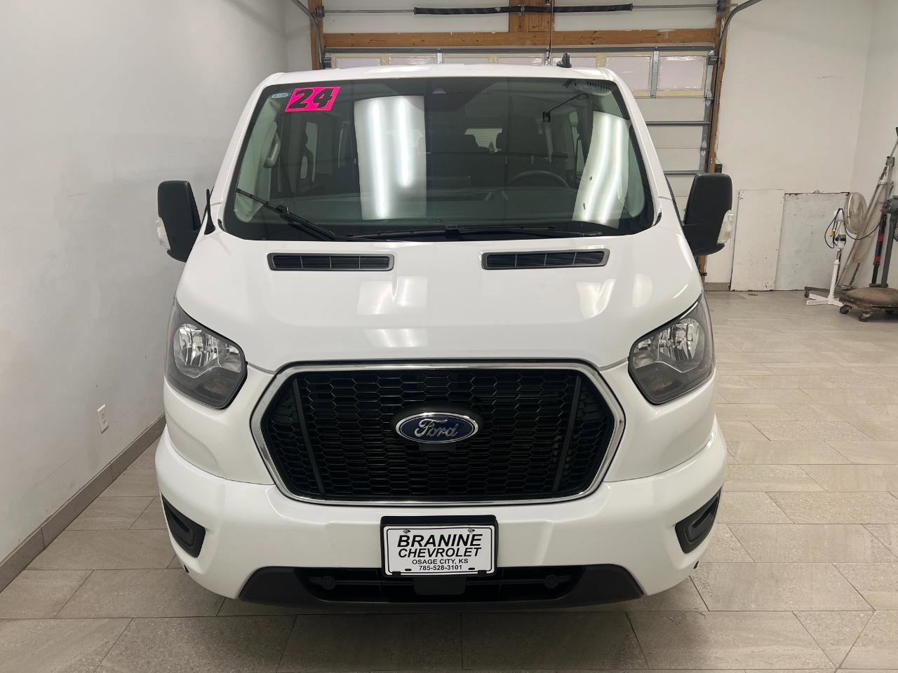 Used 2024 Ford Transit 350 XLT RWD image 11