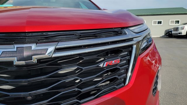 Used 2022 Chevrolet Equinox RS w/ RS Leather Package image 3